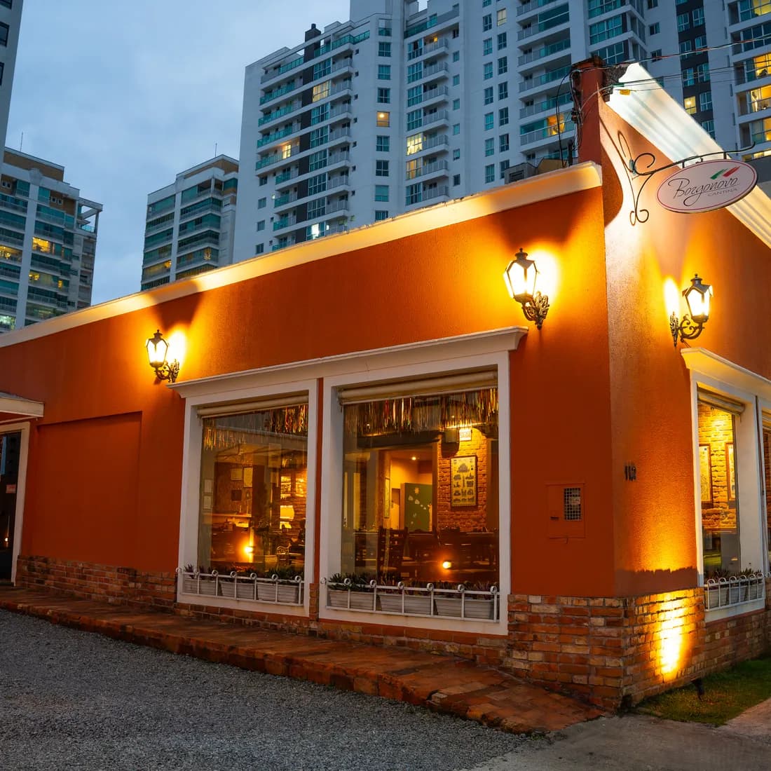 Fachada da Cantina Borgonovo ao entardecer